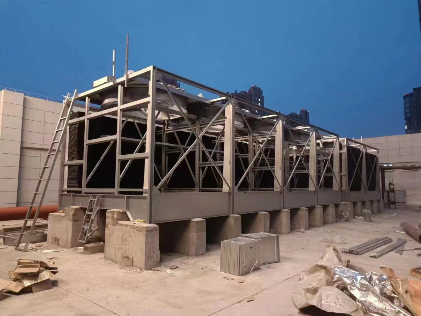 冷卻塔廠家在現(xiàn)代農(nóng)業(yè)中備受歡迎。(豐臺(tái)區(qū)智能冷卻